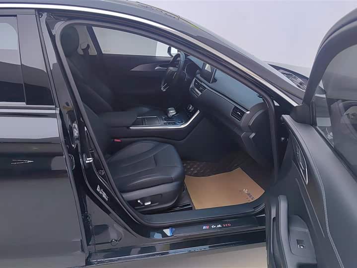 Фото 8 - Hongqi H5