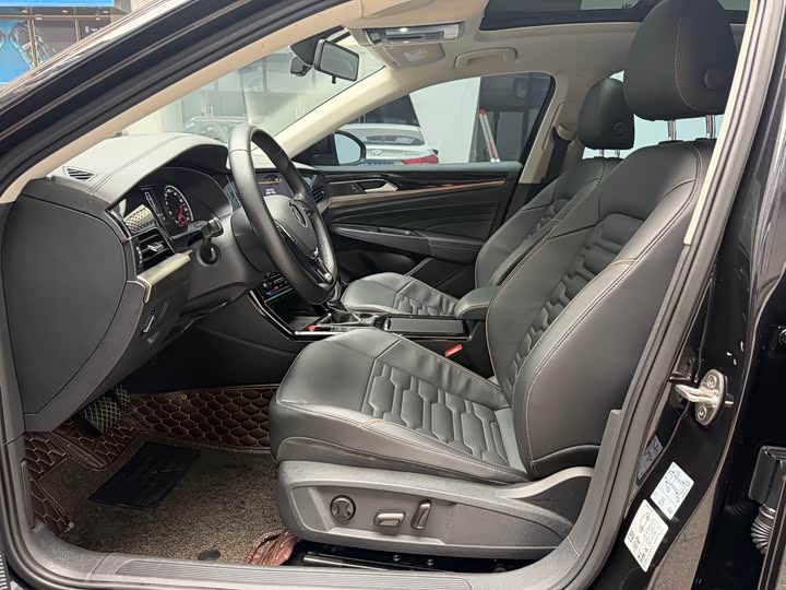 Фото 5 - Volkswagen Passat