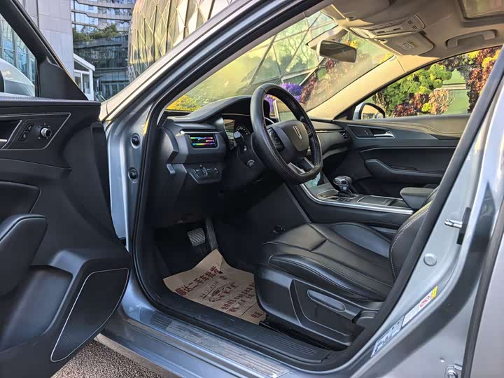 Фото 9 - Hongqi H5