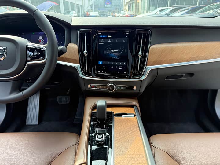 Фото 9 - Volvo S90