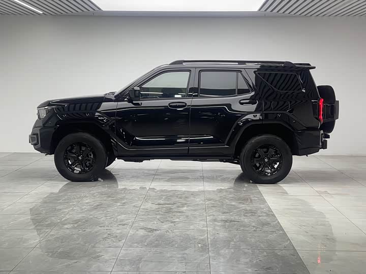 Фото 7 - Tank 400 Hybrid