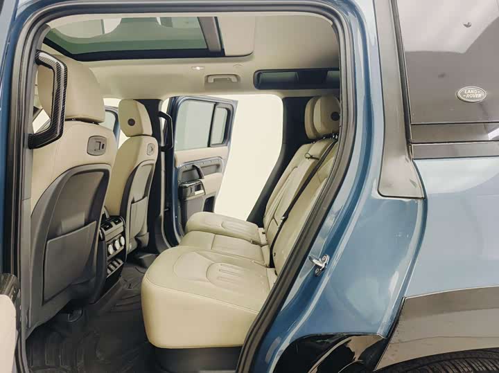 Фото 9 - Land Rover Defender