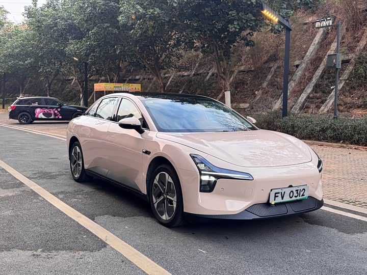 Фото 3 - XPeng Mona M03