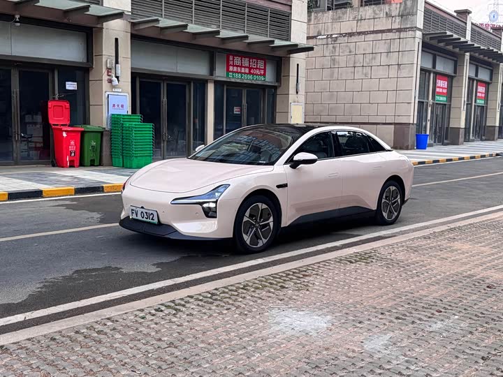 Фото 8 - XPeng Mona M03