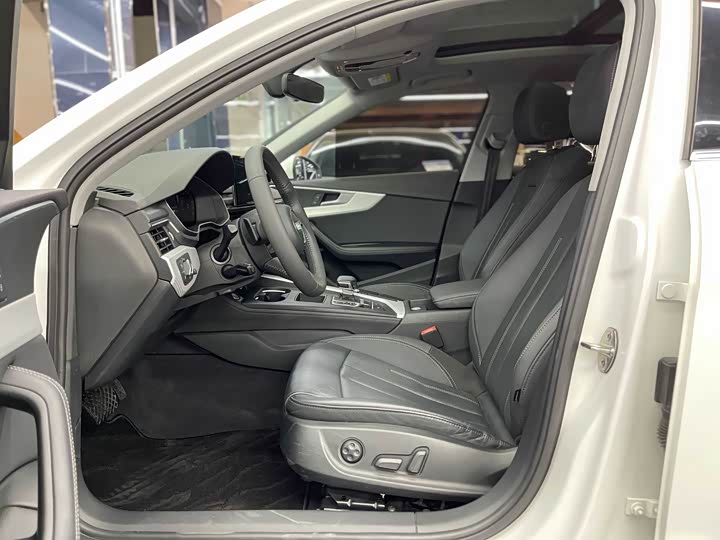 Фото 4 - Audi A4L