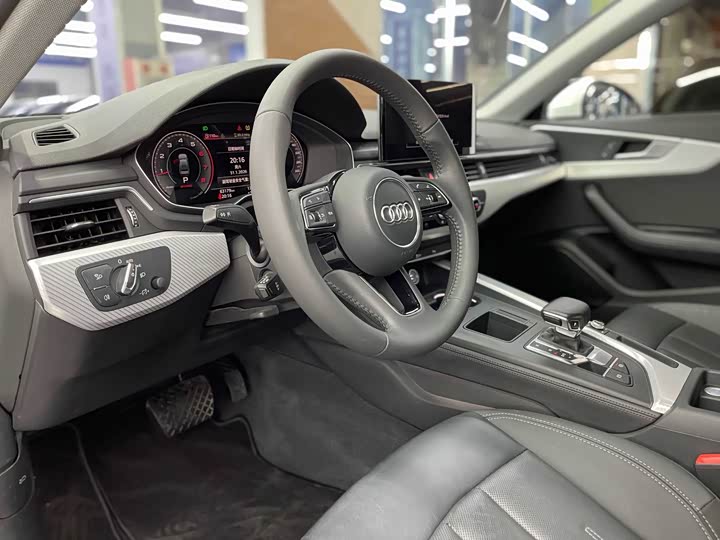 Фото 8 - Audi A4L