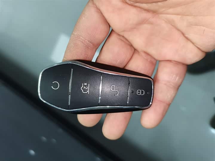 Фото 9 - BYD Qin L