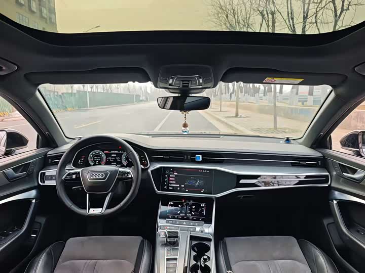 Фото 5 - Audi A6L