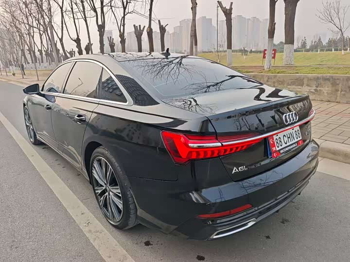 Фото 7 - Audi A6L