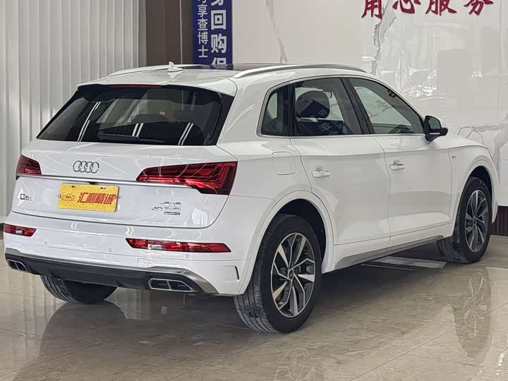 Фото 6 - Audi Q5L