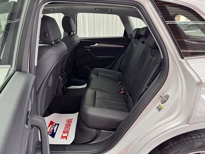 Фото 9 - Audi Q5L