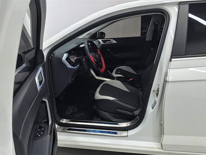 Фото 9 - Volkswagen Polo