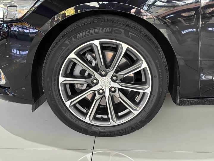 Фото 4 - Buick LaCrosse