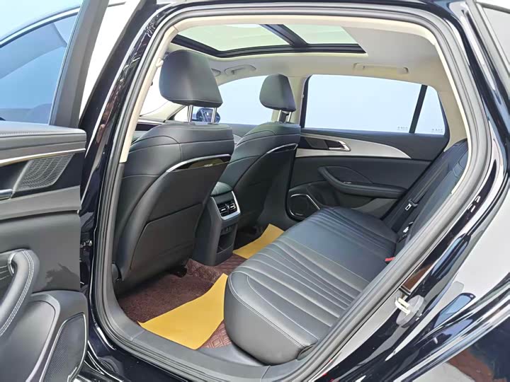 Фото 5 - Hongqi H5