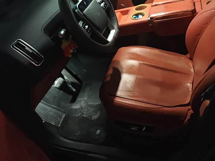 Фото 9 - LiXiang L8