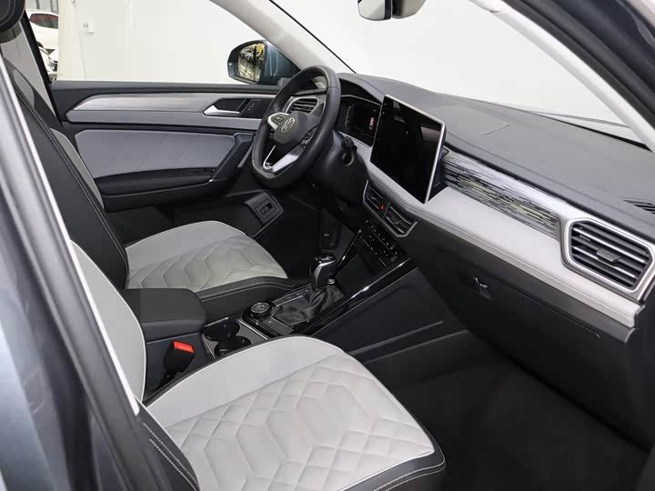 Фото 9 - Volkswagen Tayron