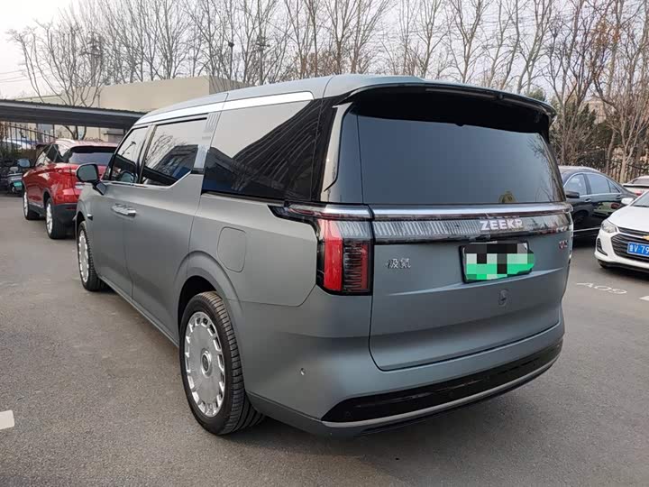 Фото 5 - Zeekr 009