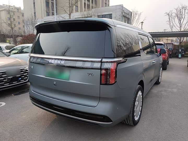 Фото 7 - Zeekr 009