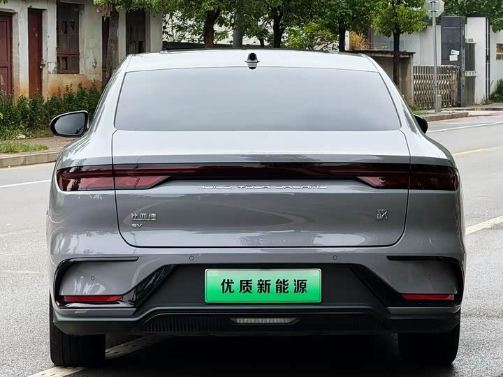 Фото 4 - BYD Han