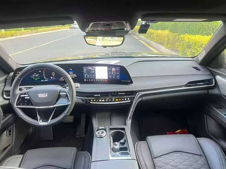 Фото 8 - Cadillac CT6