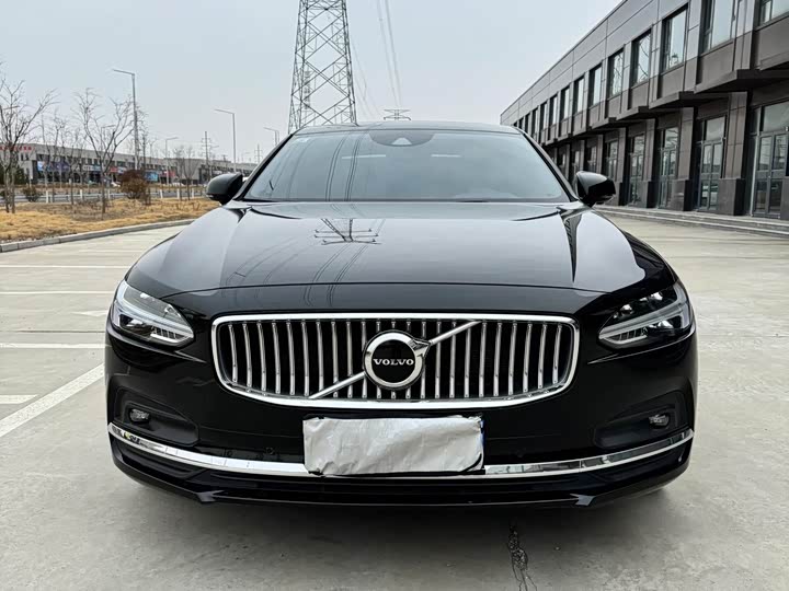 Фото 2 - Volvo S90