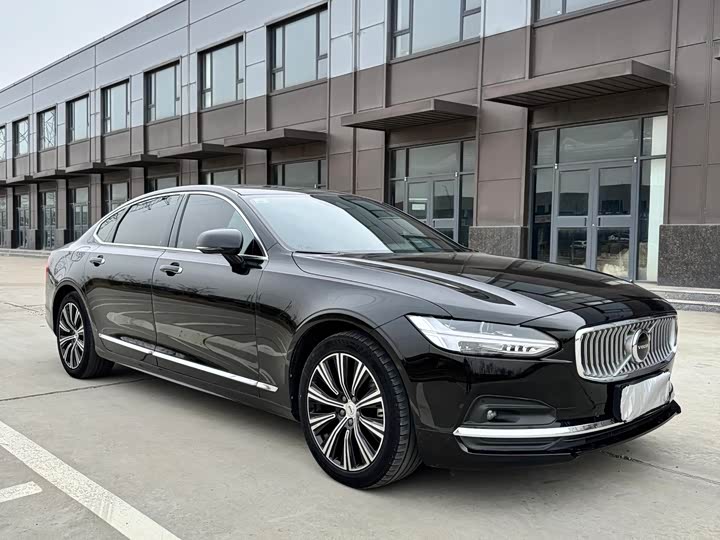 Фото 3 - Volvo S90