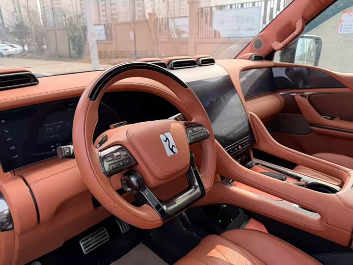 Фото 7 - BYD Yangwang U8