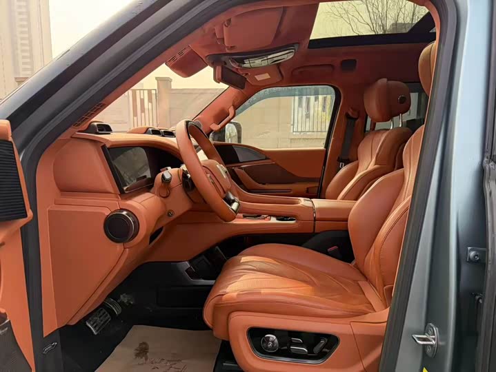 Фото 8 - BYD Yangwang U8