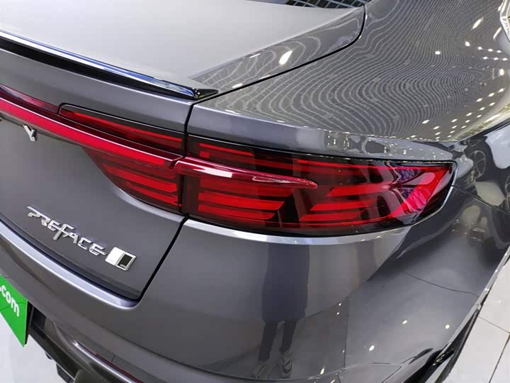 Фото 8 - Geely Preface