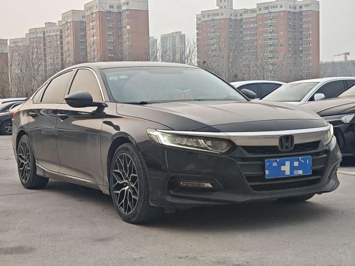 Фото 3 - Honda Accord