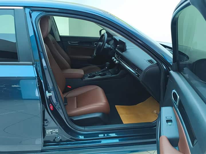 Фото 8 - Honda Civic