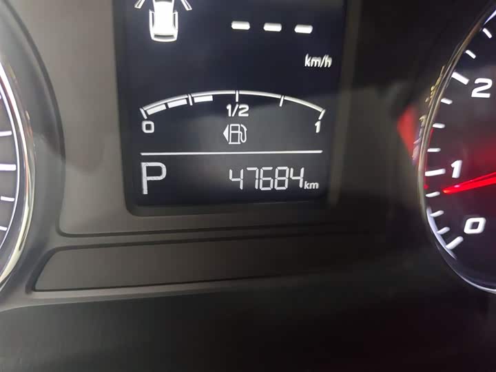 Фото 5 - Roewe RX5