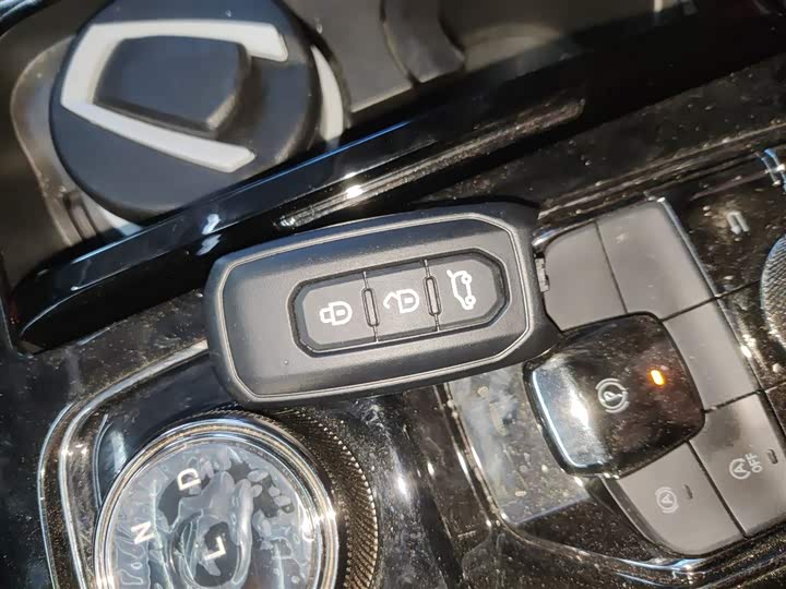 Фото 9 - Ford Equator Sport