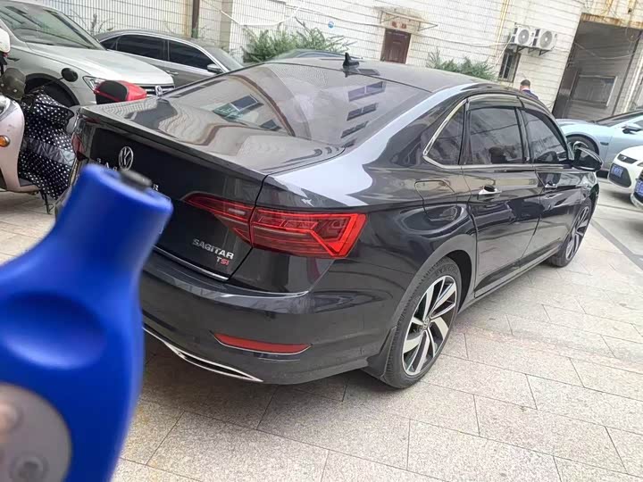 Фото 4 - Volkswagen Sagitar L