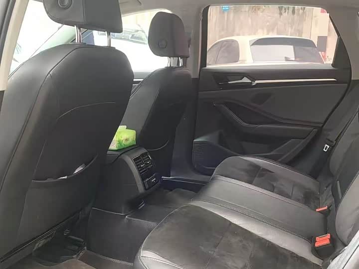 Фото 6 - Volkswagen Sagitar L