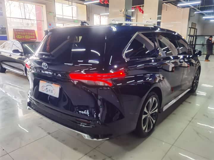 Фото 5 - Toyota Granvia