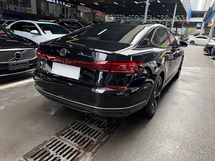 Фото 4 - Volkswagen Passat