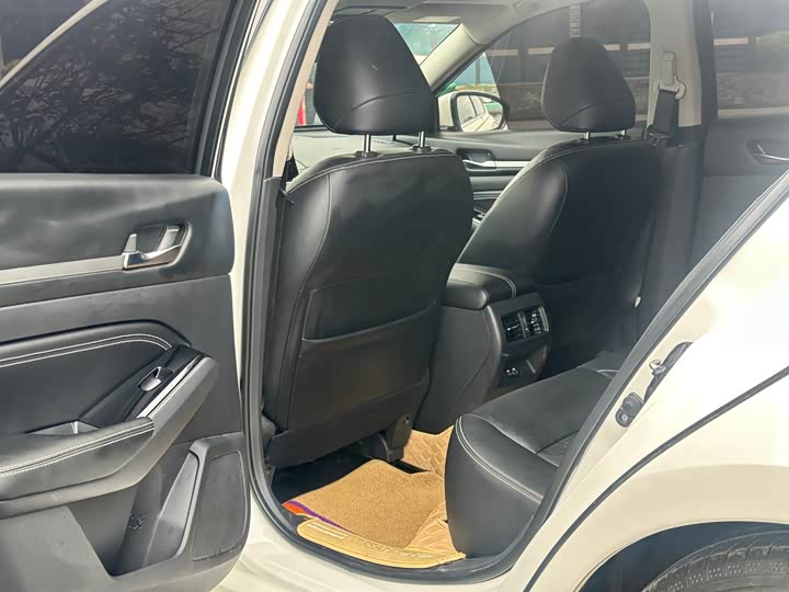 Фото 5 - Nissan Teana