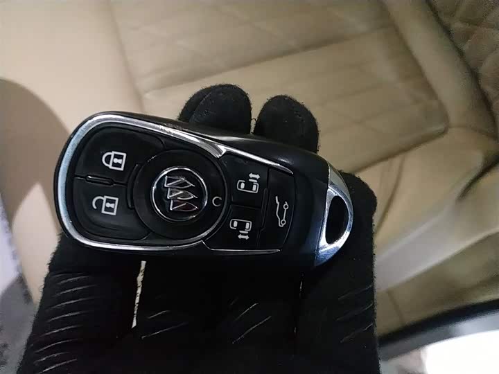 Фото 9 - Buick GL8 ES