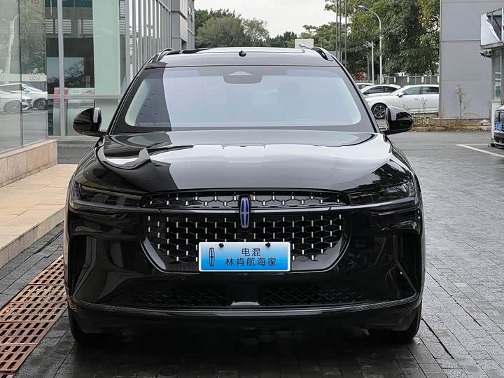 Фото 3 - Lincoln Nautilus