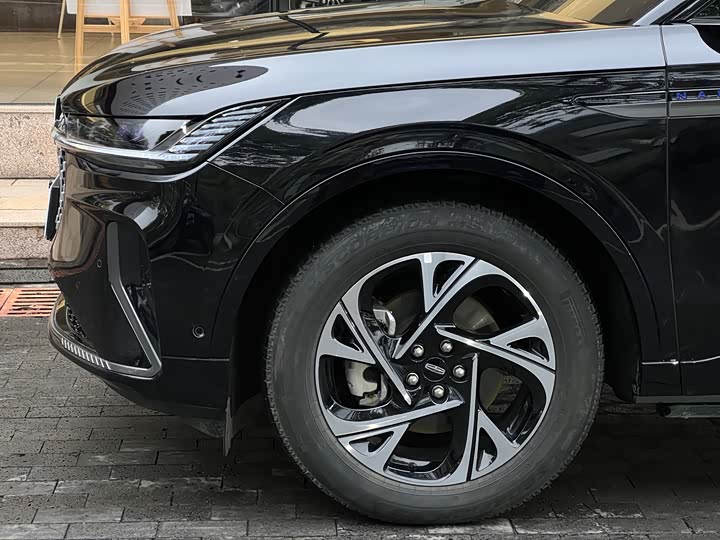 Фото 5 - Lincoln Nautilus