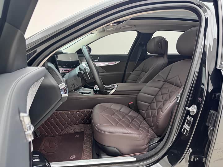 Фото 4 - BMW 7 Series