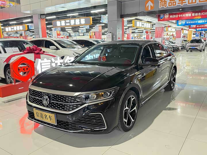 Фото 1 - Volkswagen Passat