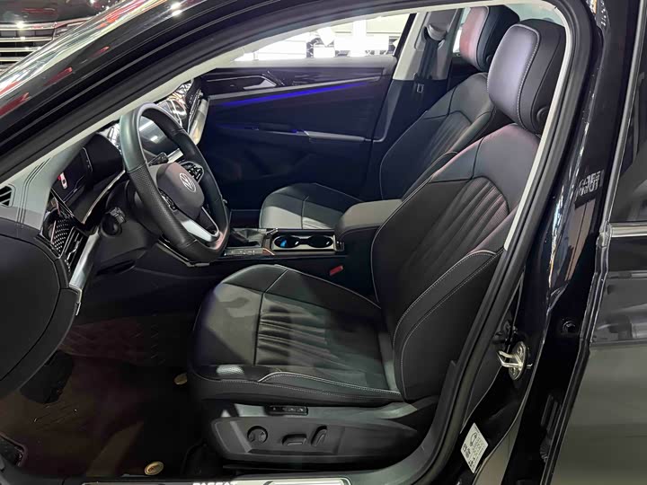 Фото 4 - Volkswagen Passat