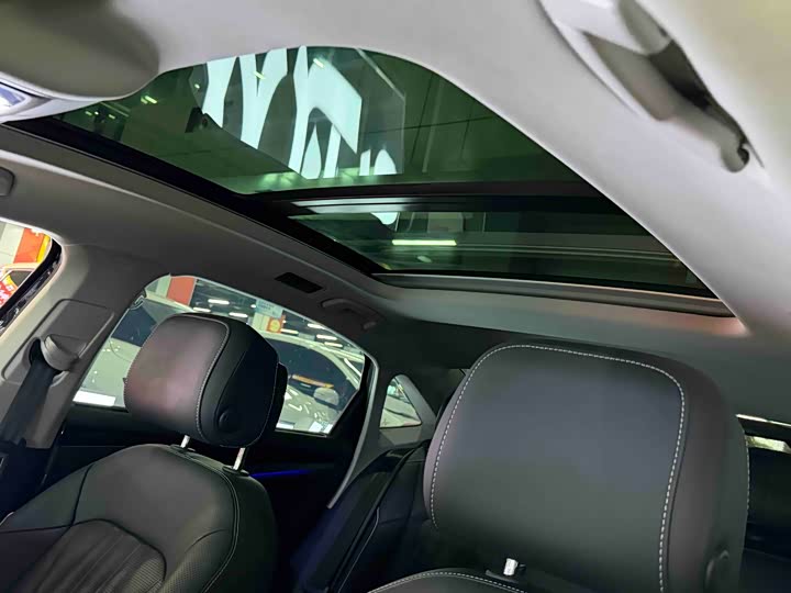 Фото 5 - Volkswagen Passat