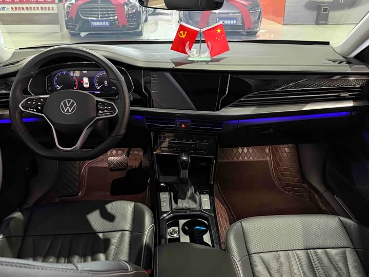 Фото 8 - Volkswagen Passat