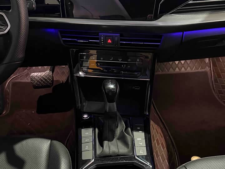 Фото 9 - Volkswagen Passat