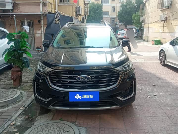 Фото 2 - Ford Edge