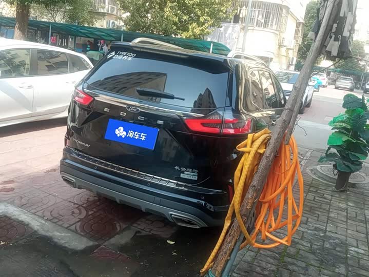 Фото 3 - Ford Edge