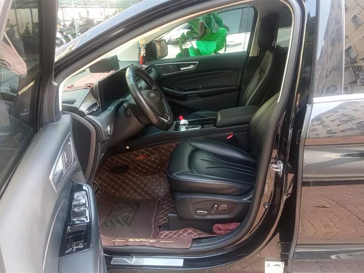 Фото 9 - Ford Edge